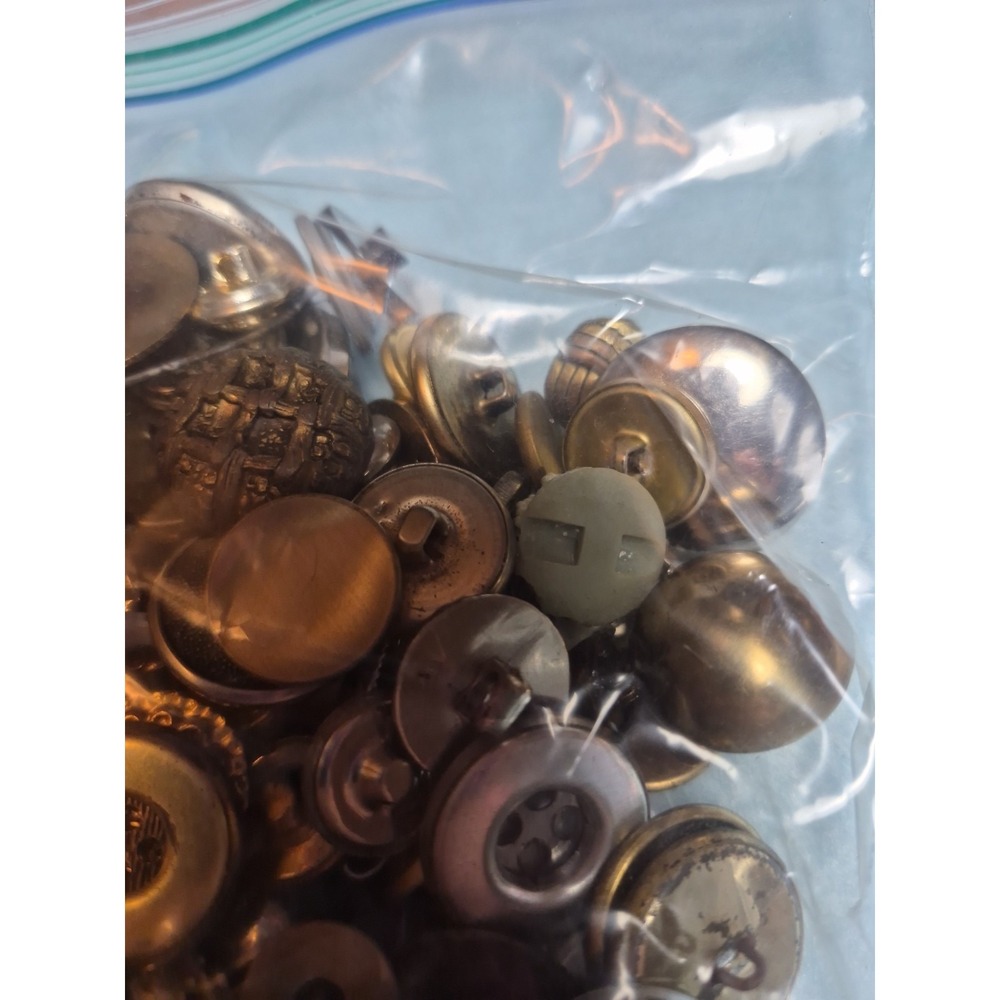 Lot # 33 Gold And Silver Tone Buttons Over 50 Vintage Buttons Crafting - Picture 9 of 9